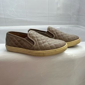 Steve Madden Ecentrcq Nude Sneakers (lightly used)